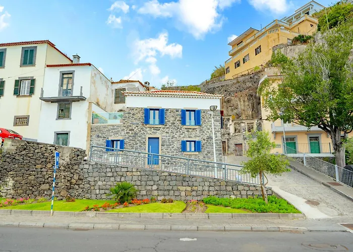 Chale Henrique - Beachfront Apartments At Calheta Beach