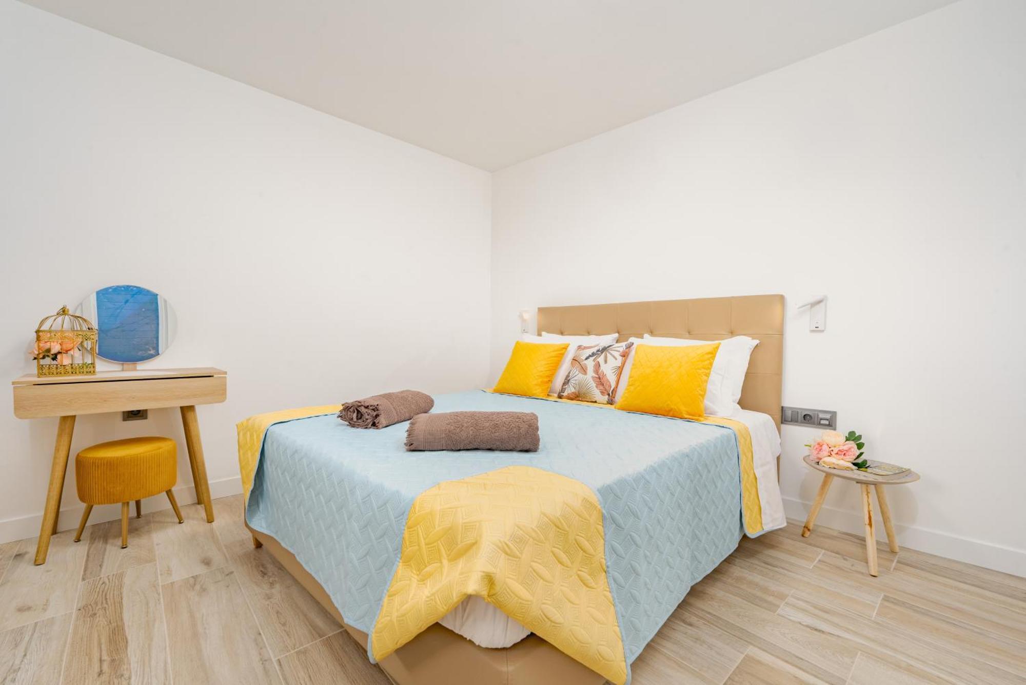 Chale Henrique - Beachfront At Calheta